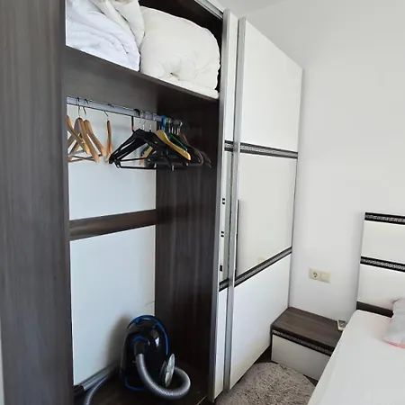 La Escape Apartment Warna
